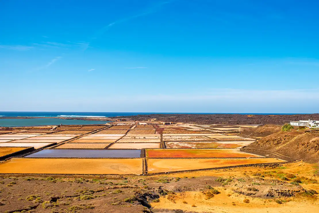 Salzgewinnung-Becken-Methode- Lanzarote Insel, Spanien